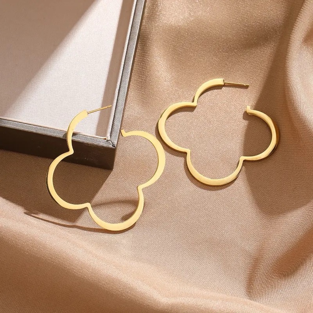💎New Stainless Steel Gold Big Hollow Clover Earrings